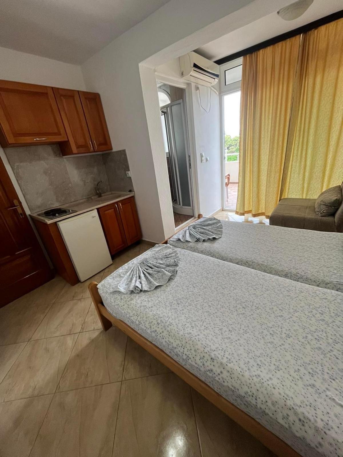 Sand And Sea Apartments Ulcinj Esterno foto