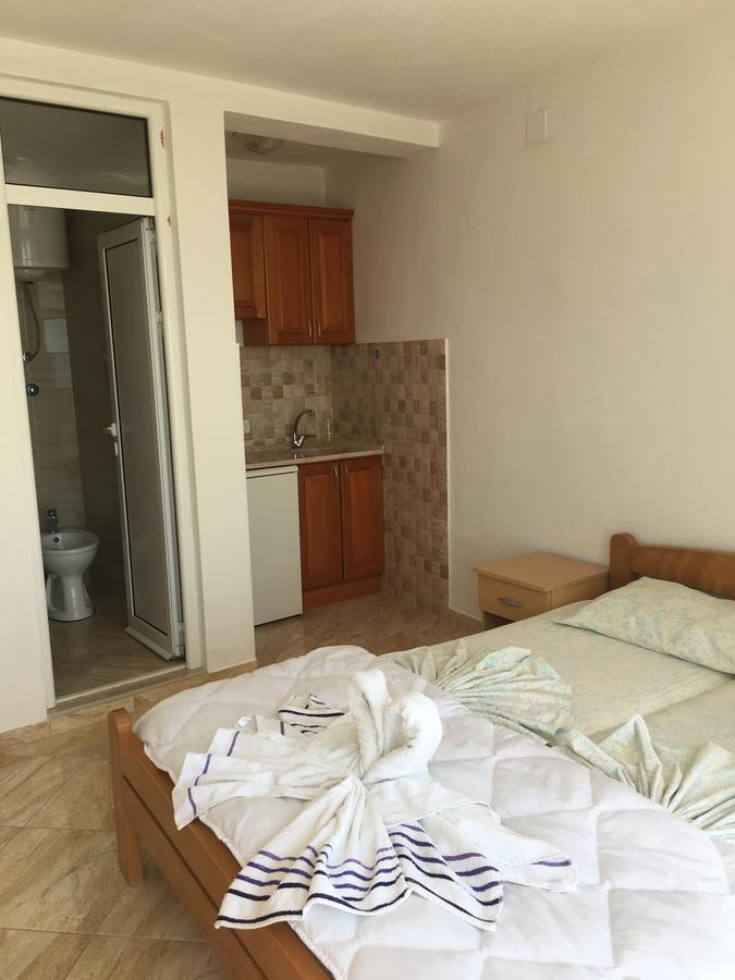 Sand And Sea Apartments Ulcinj Esterno foto